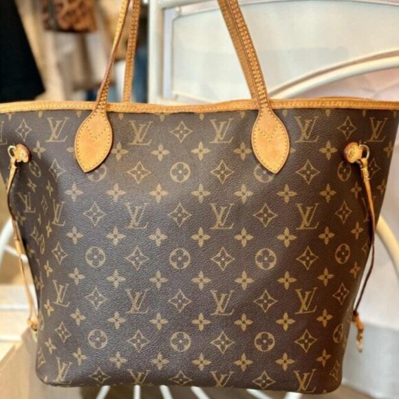 Louis Vuitton Handbags - Louis Vuitton Monogram Neverfull MM